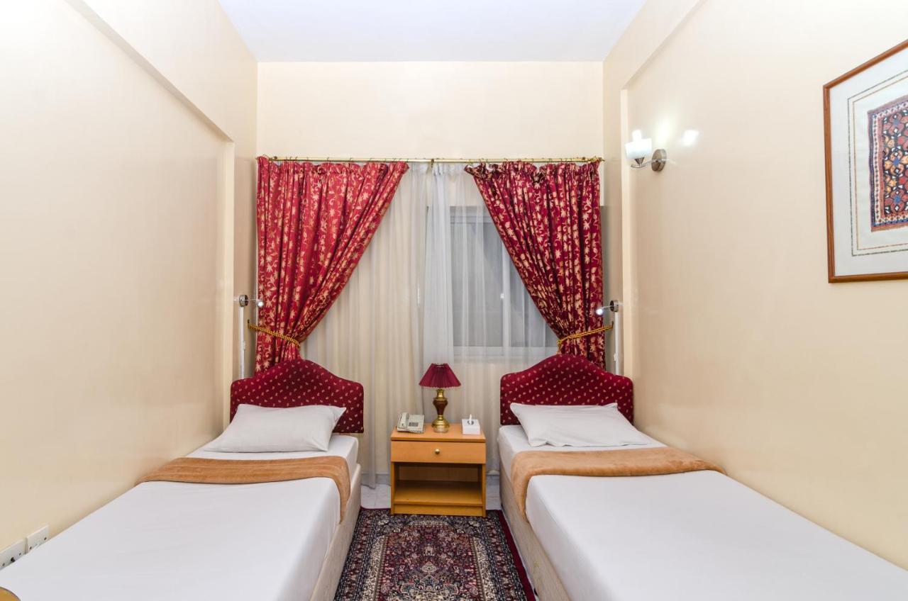 Royalton Hotel Dubai Esterno foto