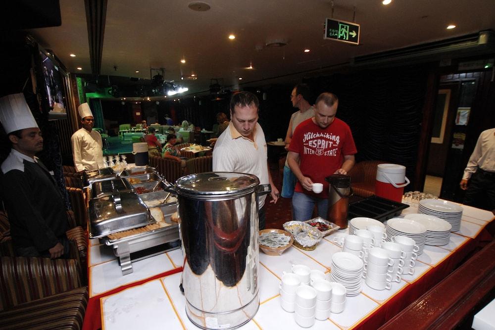 Royalton Hotel Dubai Esterno foto